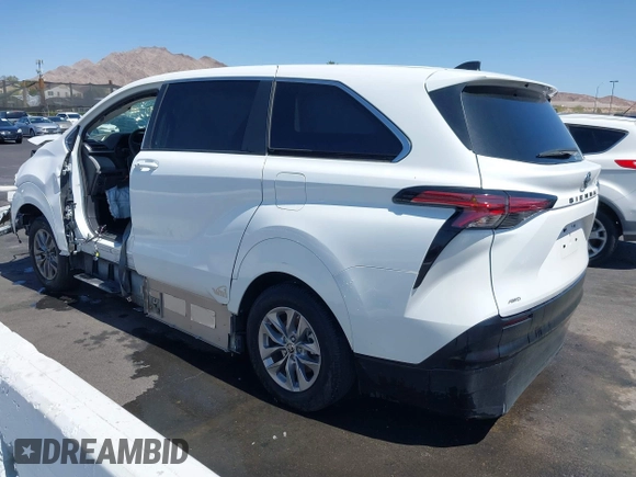 2022 Toyota Sienna LE с VIN 5TDKSKFC3NS070984, выставлен на аукционе IAAI как лот 41951686 с пробегом 10 846 миль миль и . История ставок и продаж доступна на DreamBid. Изображение 3.