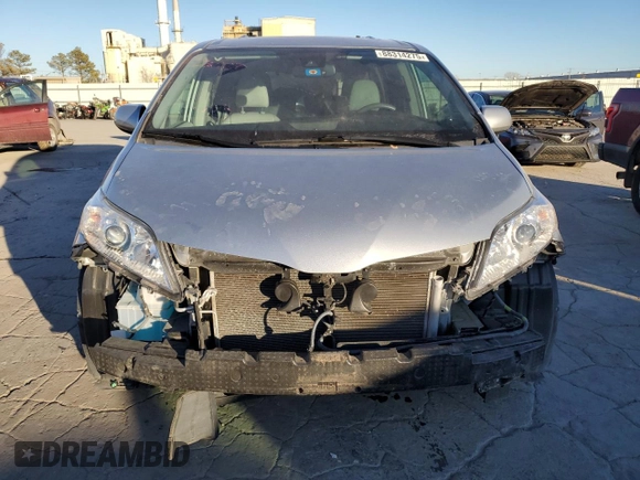 2019 Toyota Sienna XLE Auto Access Seat with VIN 5TDYZ3DC5KS977360, listed as a Copart auction lot 88314275 with 71,200 mi miles and Salvage Title. Bid and sale history available at carsss.com. Image 5.