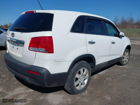 2011 Kia Sorento LX with VIN 5XYKTCA1XBG006605, listed as a IAAI auction lot 41979343 with 149,910 mi miles. Bid and sale history available at carsss.com. Image 4.