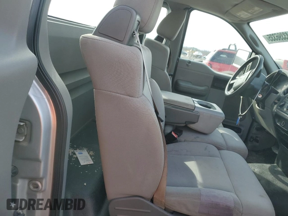 2006 Ford F-150 STX with VIN 1FTRF02296KB31638, listed as a Copart auction lot 43396335 with 234,953 mi miles and Clean Title. Bid and sale history available at carsss.com. Image 10.