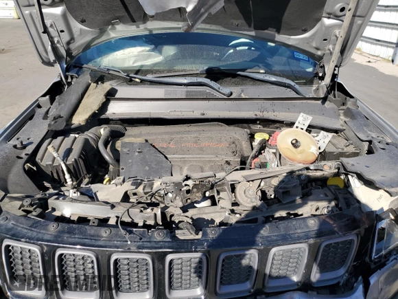 2020 Jeep Compass Trailhawk z VIN 3C4NJDDB9LT106573, wystawiony jako Copart lot #47480195 z przebiegiem 87 935 mil mil oraz Nie do naprawy • Non repairable. Historia ofert i sprzedaży dostępna na DreamBid. Obrazek 13.