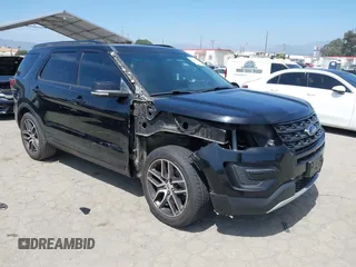 2016 Ford Explorer Sport z VIN 1FM5K8GT1GGD03185, wystawiony jako IAAI lot #42328212 z przebiegiem 58 322 mil mil oraz . Historia ofert i sprzedaży dostępna na DreamBid. Obrazek 1.