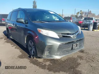 2018 Toyota Sienna LE Auto Access Seat with VIN 5TDKZ3DC5JS932357, listed as a IAAI auction lot 41332285 with 120,559 mi miles. Bid and sale history available at carsss.com. Image 1.