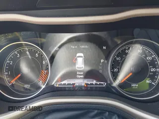 2015 Jeep Cherokee Limited with VIN 1C4PJMDS9FW711040, listed as a IAAI auction lot 41904050 with 137,742 mi miles. Bid and sale history available at carsss.com. Image 7.