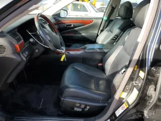 2011 Lexus LS 460 z VIN JTHBL5EF7B5105035, wystawiony jako Copart lot #43876075 z przebiegiem 67 647 mil mil oraz Szkoda całkowita • Salvage title. Historia ofert i sprzedaży dostępna na DreamBid. Obrazek 7.