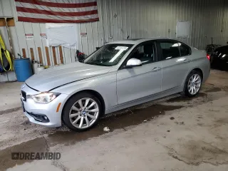 2018 BMW 3 Series 320i xDrive z VIN WBA8A3C55JA494504, wystawiony jako Copart lot #53306365 z przebiegiem 86 141 mil mil oraz Czysty tytuł • Clean title. Historia ofert i sprzedaży dostępna na DreamBid. Obrazek 1.