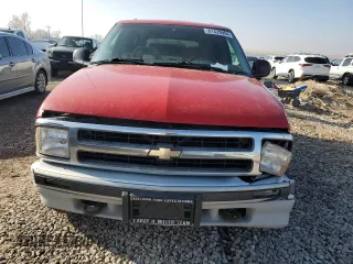 1995 Chevrolet Blazer z VIN 1GNDT13W4S2243226, wystawiony jako Copart lot #81429904 z przebiegiem 1 757 497 mil mil oraz Szkoda całkowita • Salvage title. Historia ofert i sprzedaży dostępna na DreamBid. Obrazek 5.