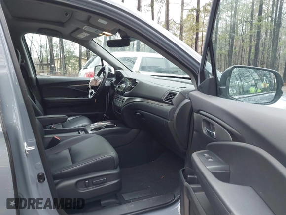 2022 Honda Pilot Special Edition with VIN 5FNYF5H20NB026028, listed as a IAAI auction lot 41801710 with 25,717 mi miles and . Bid and sale history available at carsss.com. Image 5.