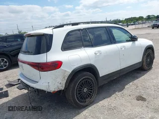 2024 Mercedes-Benz EQB 250+ z VIN W1N9M0CB7RN109945, wystawiony jako IAAI lot #42100727 z przebiegiem 2 940 mil mil oraz . Historia ofert i sprzedaży dostępna na DreamBid. Obrazek 4.
