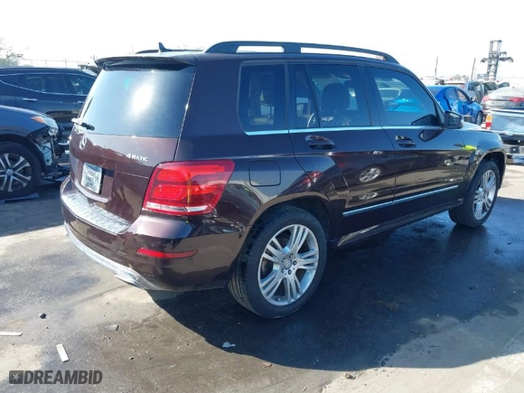 2013 Mercedes-Benz GLK-Class GLK 350 with VIN WDCGG8JB5DF996093, listed as a IAAI auction lot 41615076 with 108,981 mi miles. Bid and sale history available at carsss.com. Image 4.