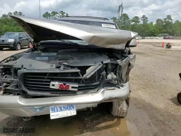 2002 GMC Yukon SLT with VIN 1GKEC13Z22R158811, listed as a Copart auction lot 74568464 with 0 mi miles and Salvage Title. Bid and sale history available at carsss.com. Image 11.