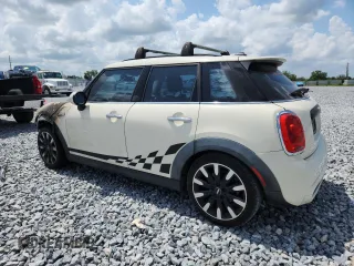 2015 MINI Hardtop 4 Door S z VIN WMWXU3C50F2B56953, wystawiony jako Copart lot #58579615 z przebiegiem Nie podano mil oraz Szkoda całkowita • Salvage title. Historia ofert i sprzedaży dostępna na DreamBid. Obrazek 2.