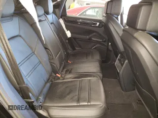 2019 Porsche Cayenne z VIN WP1AA2AY0KDA16923, wystawiony jako Copart lot #35756683 z przebiegiem Nie podano mil oraz . Historia ofert i sprzedaży dostępna na DreamBid. Obrazek 10.