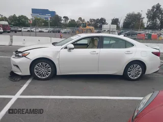 2016 Lexus ES 330 with VIN 58ABK1GG3GU028183, listed as a IAAI auction lot 42583150 with 70,261 mi miles and . Bid and sale history available at DreamBid. Image 14.