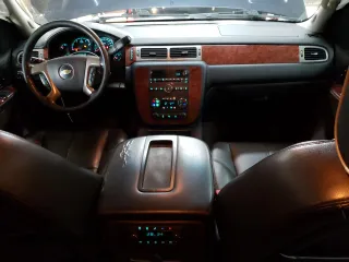 2013 Chevrolet Suburban LT with VIN 1GNSKJE75DR191647, listed as a Copart auction lot 54132905 with 127,916 mi miles and Clean title. Bid and sale history available at DreamBid. Image 8.