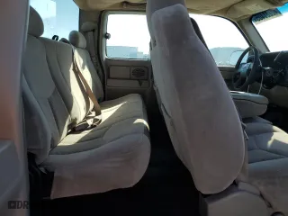 2006 Chevrolet Silverado 1500 LT1 with VIN 1GCEC19V36Z260981, listed as a Copart auction lot 42221405 with 224,926 mi miles and Clean Title. Bid and sale history available at carsss.com. Image 10.