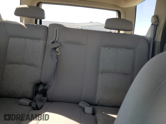 2004 Saturn VUE z VIN 5GZCZ23D14S848328, wystawiony jako Copart lot #51955285 z przebiegiem Nie podano mil oraz Nie do naprawy • Non repairable. Historia ofert i sprzedaży dostępna na DreamBid. Obrazek 10.