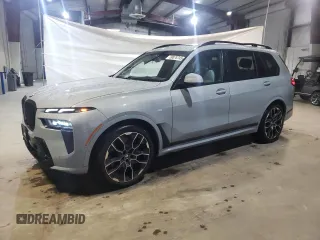 2023 BMW X7 xDrive40i z VIN 5UX23EM00P9P28204, wystawiony jako Copart lot #50878745 z przebiegiem 25 142 mil mil oraz Szkoda całkowita • Salvage title. Historia ofert i sprzedaży dostępna na DreamBid. Obrazek 1.