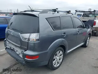 2011 Mitsubishi Outlander SE with VIN JA4AS3AW2BU040220, listed as a IAAI auction lot 41728765 with 192,187 mi miles. Bid and sale history available at carsss.com. Image 4.
