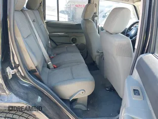 2006 Jeep Commander with VIN 1J8HG48K56C204031, listed as a IAAI auction lot 42034851 with 213,665 mi miles. Bid and sale history available at carsss.com. Image 8.