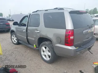 2007 Chevrolet Tahoe LTZ z VIN 1GNFK13047J273945, wystawiony jako IAAI lot #42217598 z przebiegiem Nie podano mil oraz . Historia ofert i sprzedaży dostępna na DreamBid. Obrazek 3.