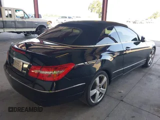 2013 Mercedes-Benz E-Class E 350 with VIN WDDKK5KF6DF198996, listed as a IAAI auction lot 42152169 with 164,470 mi miles. Bid and sale history available at carsss.com. Image 4.