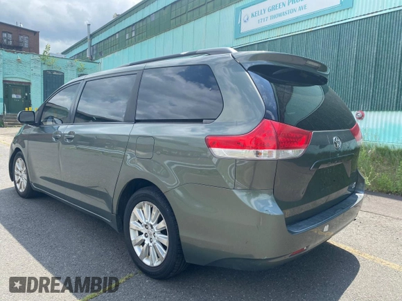 2011 Toyota Sienna XLE with VIN 5TDDK3DC3BS023855, listed as a Copart auction lot 65672825 with 280,540 mi miles and Clean title. Bid and sale history available at DreamBid. Image 3.