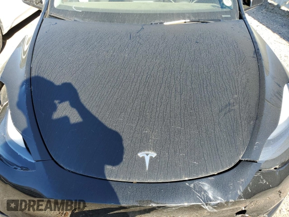 2024 Tesla Model Y Performance z VIN 7SAYGDEF4RF064207, wystawiony jako Copart lot #49477615 z przebiegiem Nie podano mil oraz Czysty tytuł • Clean title. Historia ofert i sprzedaży dostępna na DreamBid. Obrazek 11.