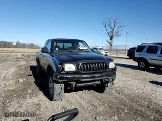 2004 Toyota Tacoma with VIN 5TEWN72N84Z359101, listed as a Copart auction lot 82096804 with 170,681 mi miles and Non Repairable. Bid and sale history available at carsss.com. Image 11.