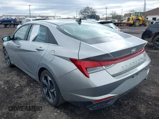 2022 Hyundai Elantra SEL z VIN 5NPLN4AG9NH078241, wystawiony jako IAAI lot #41864349 z przebiegiem 41 860 mil mil oraz . Historia ofert i sprzedaży dostępna na DreamBid. Obrazek 3.