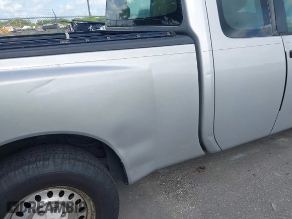 2008 Nissan Titan XE z VIN 1N6BA06A48N358946, wystawiony jako IAAI lot #42456610 z przebiegiem 217 552 mil mil oraz . Historia ofert i sprzedaży dostępna na DreamBid. Obrazek 13.