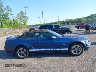 2006 Ford Mustang GT Deluxe with VIN 1ZVFT85H465215338, listed as a IAAI auction lot 42035867 with 124,381 mi miles. Bid and sale history available at carsss.com. Image 13.