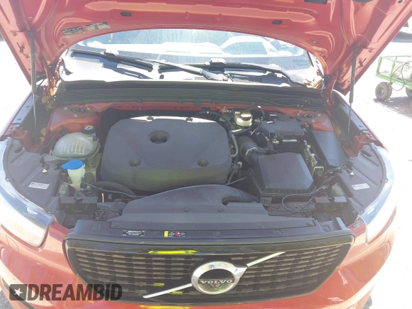 2019 Volvo XC40 Momentum with VIN YV4162XZ9K2019184, listed as a IAAI auction lot 41839804 with 56,675 mi miles. Bid and sale history available at carsss.com. Image 10.