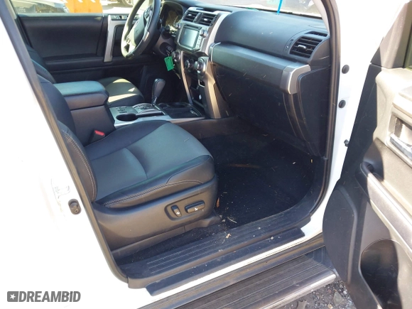 2019 Toyota 4Runner SR5 with VIN JTEZU5JR4K5209166, listed as a IAAI auction lot 41667608 with 61,507 mi miles. Bid and sale history available at carsss.com. Image 5.
