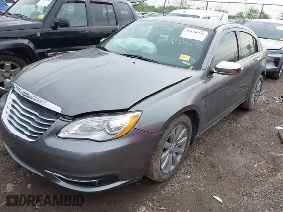 2013 Chrysler 200 Limited with VIN 1C3CCBCG8DN718207, listed as a IAAI auction lot 42136735 with 139,632 mi miles. Bid and sale history available at carsss.com. Image 17.