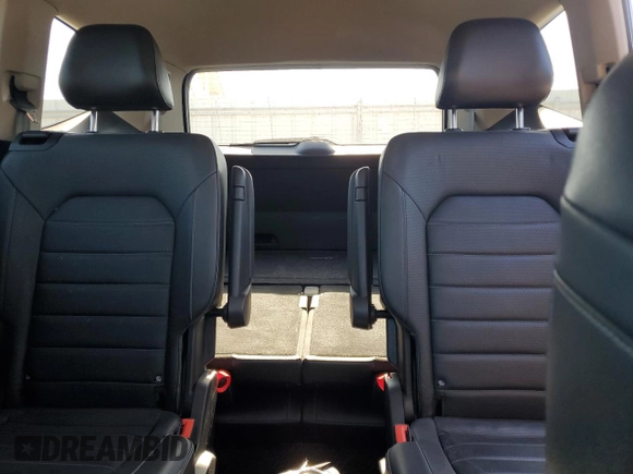 2018 Volkswagen Atlas SEL Premium z VIN 1V2NR2CA7JC568322, wystawiony jako Copart lot #58183355 z przebiegiem 99 832 mil mil oraz Szkoda całkowita • Salvage title. Historia ofert i sprzedaży dostępna na DreamBid. Obrazek 10.