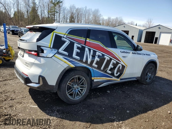 2023 BMW X1 xDrive28i z VIN WBX73EF08P5W93989, wystawiony jako Copart lot #51794235 z przebiegiem 43 271 mil mil oraz Czysty tytuł • Clean title. Historia ofert i sprzedaży dostępna na DreamBid. Obrazek 3.