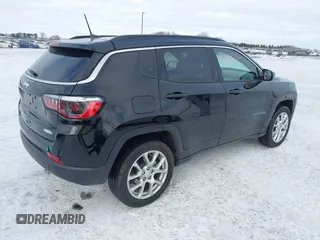 2024 Jeep Compass Latitude Lux with VIN 3C4NJDFN8RT103518, listed as a IAAI auction lot 41352342 with 13,535 mi miles and . Bid and sale history available at DreamBid. Image 4.