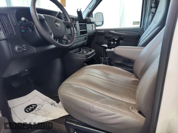 2012 Chevrolet Express Cargo with VIN 1GCSGAFX3C1188347, listed as a IAAI auction lot 42641433 with 186,234 mi miles and . Bid and sale history available at DreamBid. Image 29.