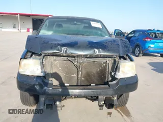 2005 Ford F-150 XLT z VIN 1FTRW12W65FA87713, wystawiony jako IAAI lot #42022705 z przebiegiem 197 781 mil mil oraz . Historia ofert i sprzedaży dostępna na DreamBid. Obrazek 6.