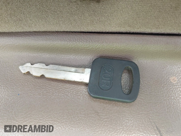 1993 Ford F-150 z VIN 1FTEX15N7PKB65960, wystawiony jako IAAI lot #41306323 z przebiegiem Nie podano mil oraz . Historia ofert i sprzedaży dostępna na DreamBid. Obrazek 11.