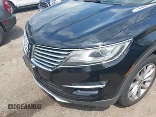 2016 Lincoln MKC Select with VIN 5LMCJ2D97GUJ26611, listed as a IAAI auction lot 42462595 with Not provided miles and . Bid and sale history available at DreamBid. Image 6.