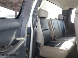 2011 Chevrolet Silverado 1500 LT with VIN 1GCRCSE09BZ423063, listed as a IAAI auction lot 41486593 with 390,292 mi miles. Bid and sale history available at carsss.com. Image 8.