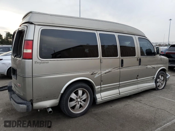 2004 GMC Savana Cargo Van YF7 Upfitter with VIN 1GDFG15T841141876, listed as a Copart auction lot 83259724 with 124,494 mi miles and Salvage Title. Bid and sale history available at carsss.com. Image 3.
