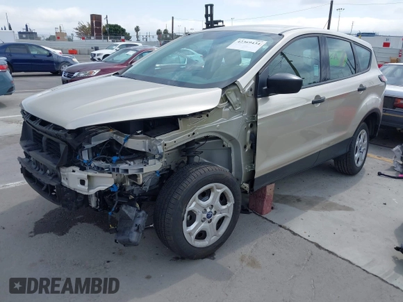2018 Ford Escape S z VIN 1FMCU0F76JUA99595, wystawiony jako IAAI lot #42369434 z przebiegiem 19 207 mil mil oraz . Historia ofert i sprzedaży dostępna na DreamBid. Obrazek 2.