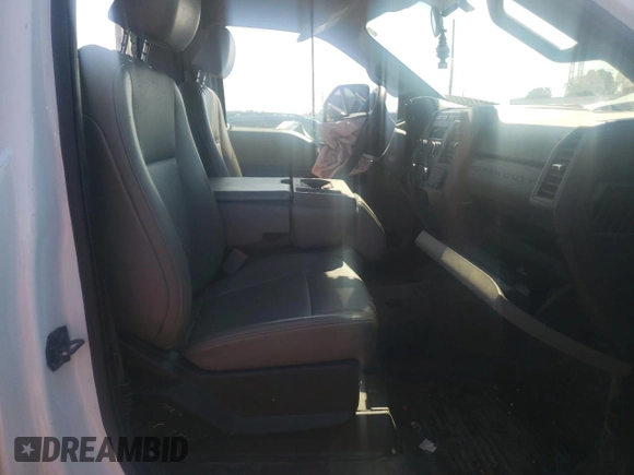 2017 Ford F-250 XL with VIN 1FTBF2A64HEB78868, listed as a Copart auction lot 72044544 with 148,215 mi miles and Salvage title. Bid and sale history available at DreamBid. Image 10.