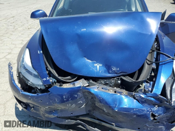 2018 Tesla Model 3 Long Range Battery z VIN 5YJ3E1EA4JF056385, wystawiony jako Copart lot #60174535 z przebiegiem 79 840 mil mil oraz Czysty tytuł • Clean title. Historia ofert i sprzedaży dostępna na DreamBid. Obrazek 11.