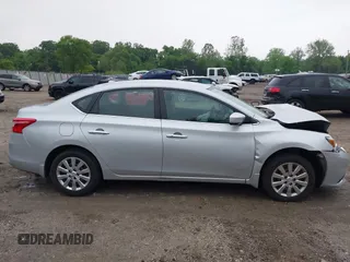 2017 Nissan Sentra SR with VIN 3N1AB7AP7HY342570, listed as a IAAI auction lot 42289320 with 34,176 mi miles and . Bid and sale history available at DreamBid. Image 13.