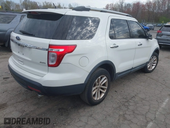2011 Ford Explorer XLT with VIN 1FMHK8D84BGA01038, listed as a IAAI auction lot 42114219 with Not Provided miles and . Bid and sale history available at carsss.com. Image 4.