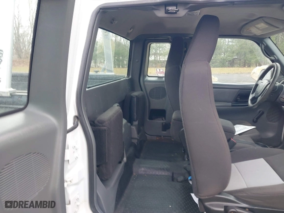 2005 Ford Ranger XLT with VIN 1FTZR45E95PA21193, listed as a IAAI auction lot 41829194 with 98,013 mi miles. Bid and sale history available at carsss.com. Image 8.